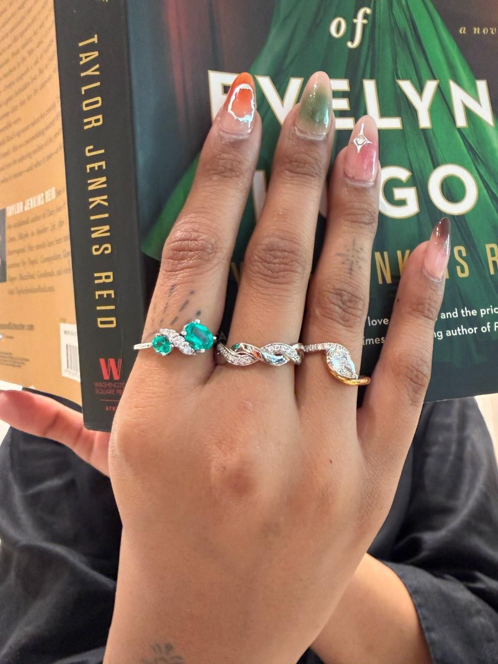 The Emerald Twist Ring - Product Image 7